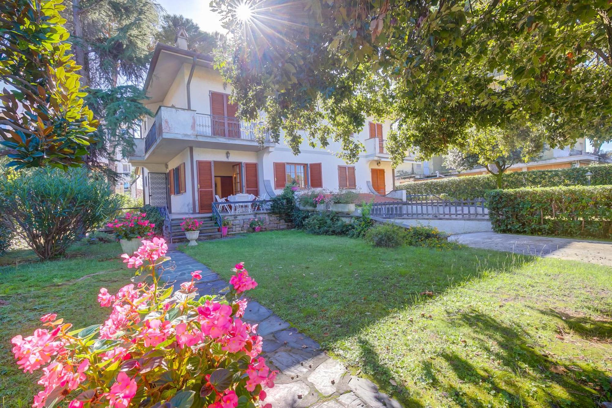 Casa Maddalena Al Mare 600M From Sea - Happy Rentals 마리아나디피에트라산타 외부 사진